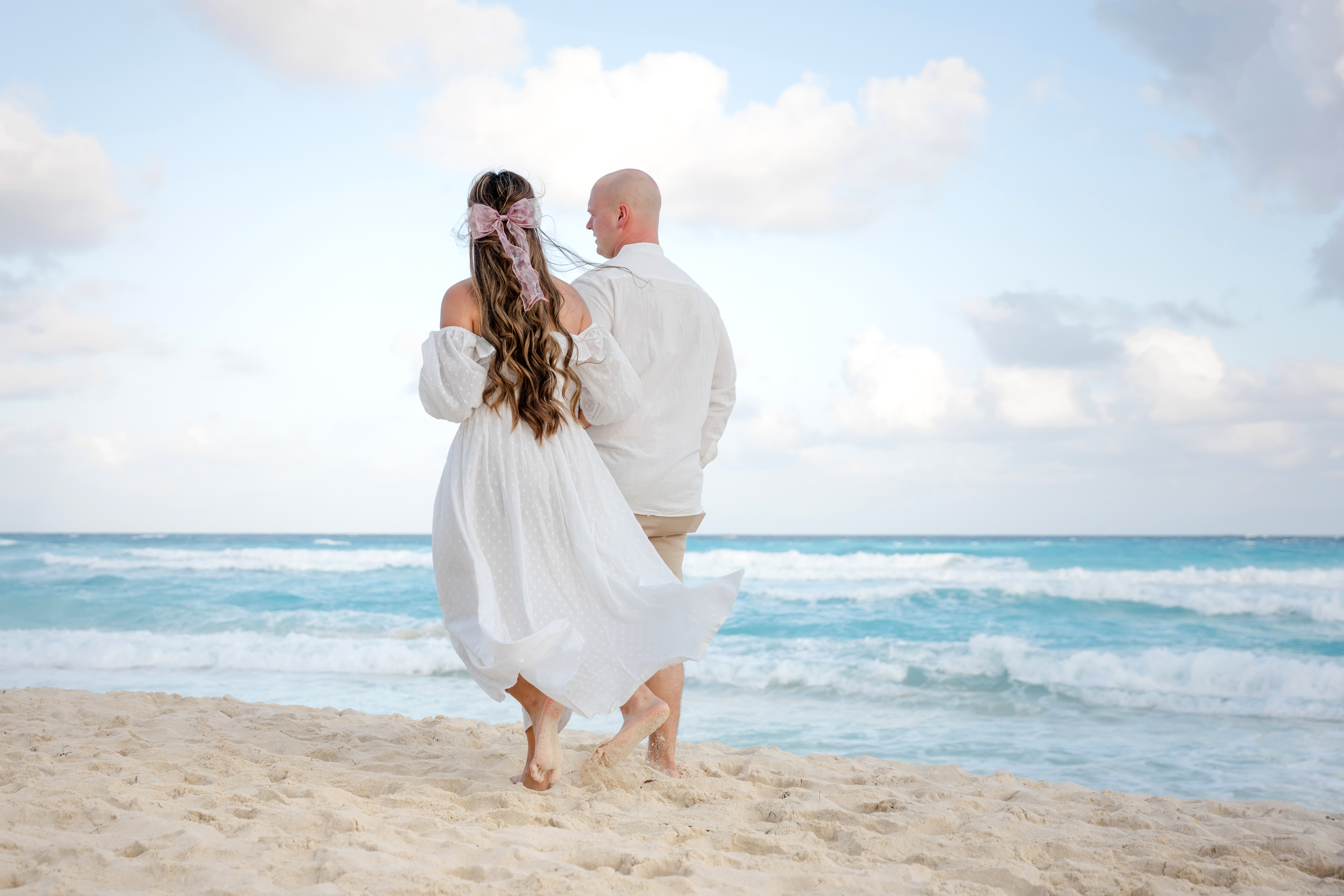 Fotografía de babymoon en Cancún y Riviera Maya sesión de playa - Blog IVAE Studios